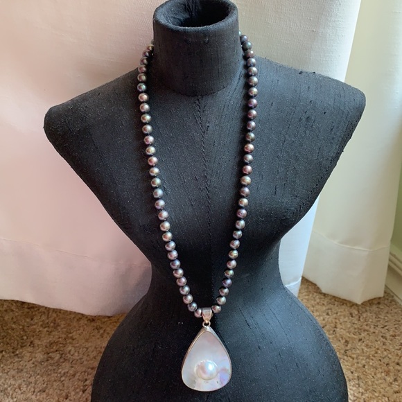 Dark Pearl Necklace Set - Picture 4 of 7